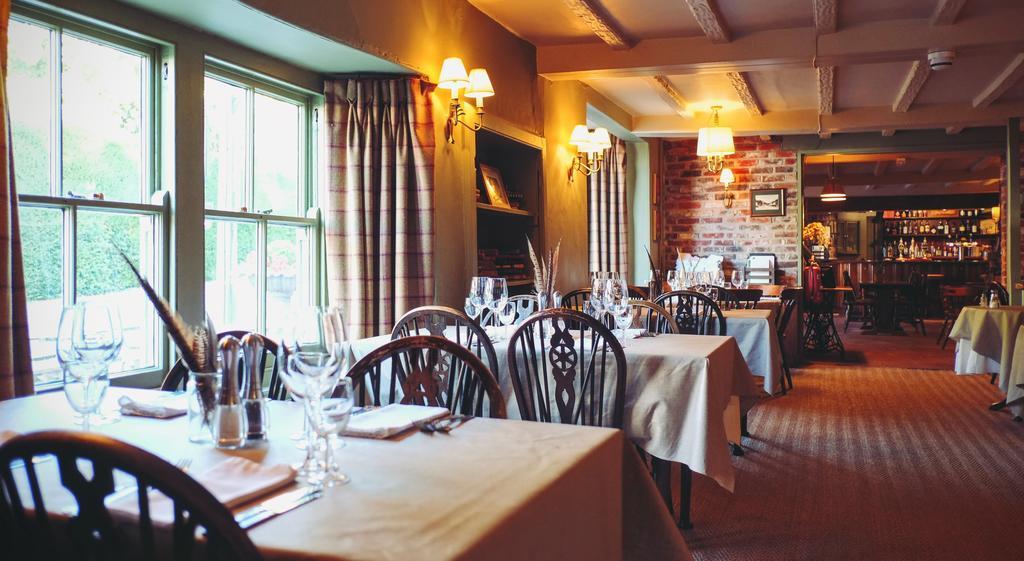 Hotel Hambro Arms Milton Abbas Esterno foto